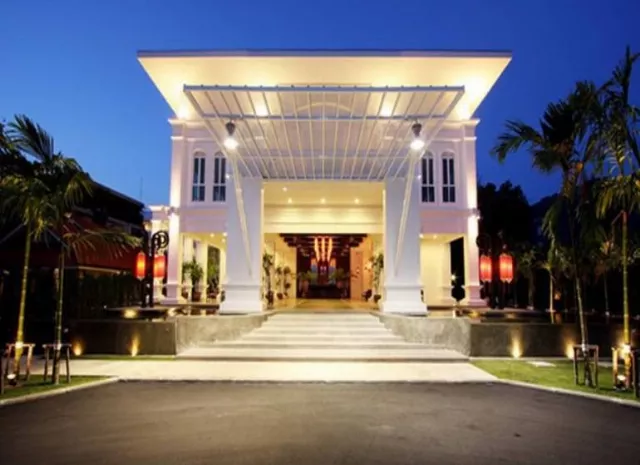 Hotel The Old Phuket Karon Beach Resort