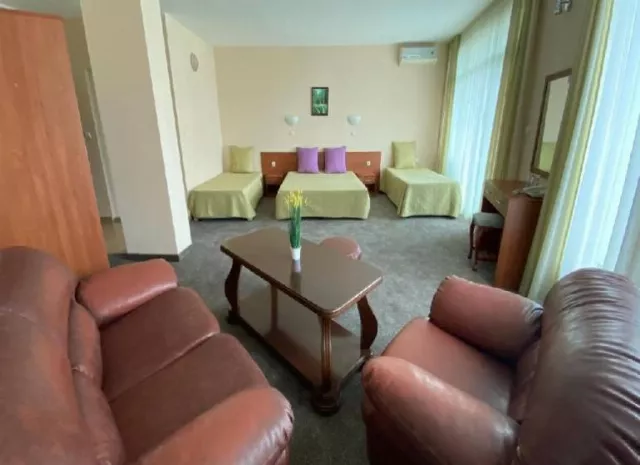 Hotel L And B