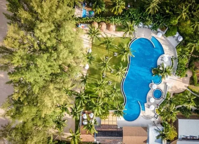 Hotel Outrigger Khao Lak Beach Resort