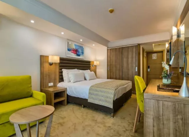 Hotel Saturn Suită junior deluxe corp B #2