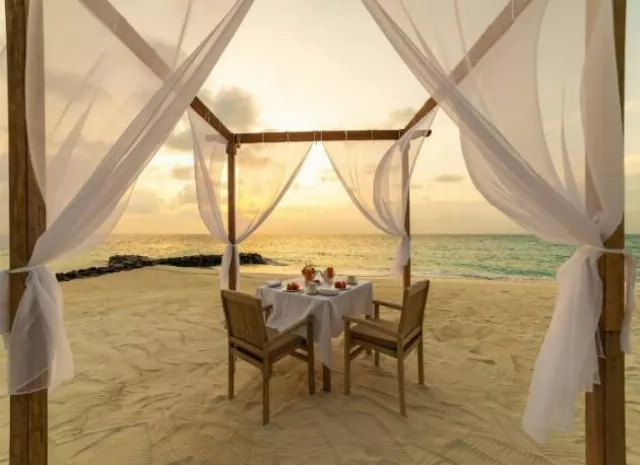 Hotel Fiyavalhu Maldives