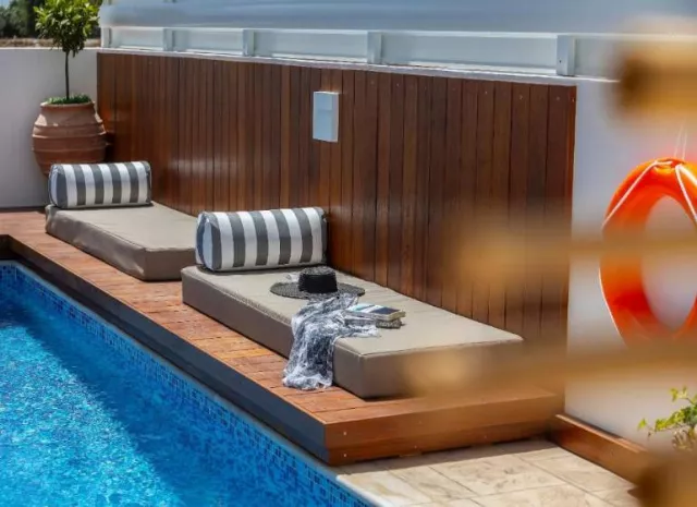 Louis Chris Le Mare Villa