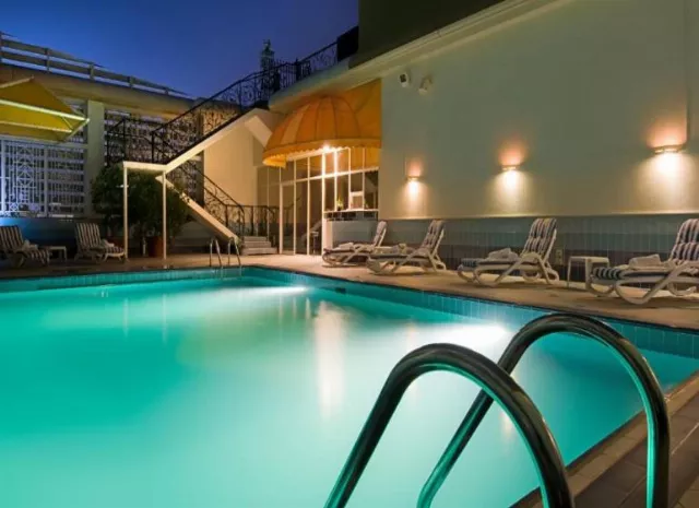 Hotel Holiday Inn Abu Dhabi Downtown