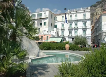 Fontana, Italia / Amalfi