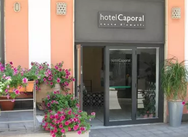 Caporal, Italia / Minori