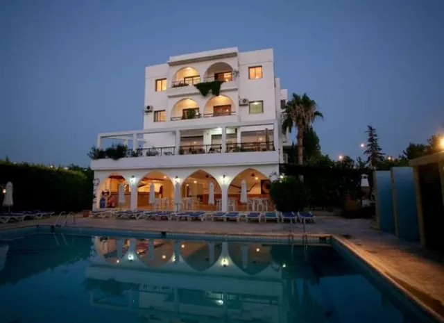 Stephanos Hotel Apts