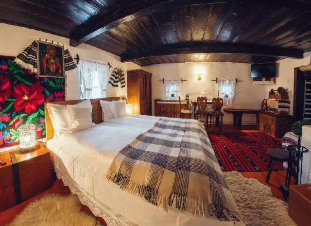 Hotel La Roata - Casa Zenovia