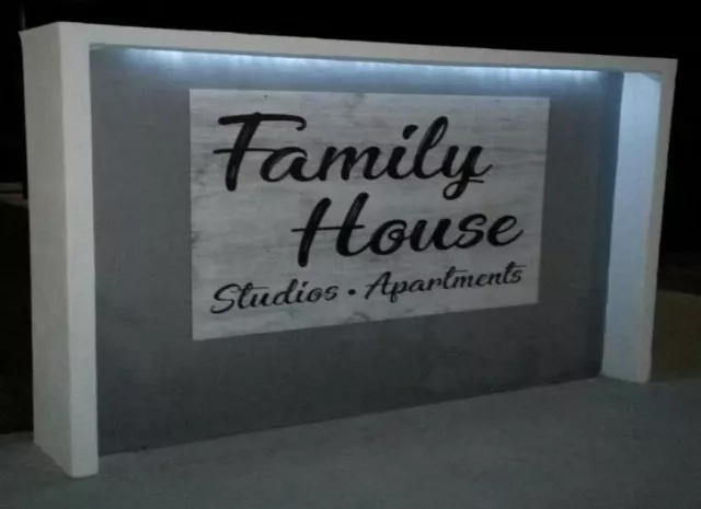 Studios Family House