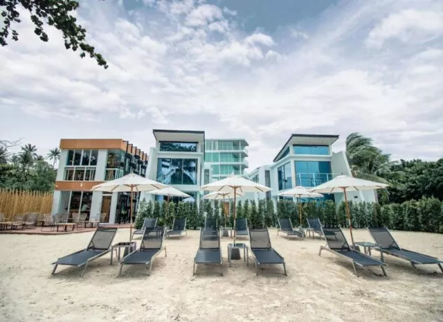 Hotel The Beachfront Phuket