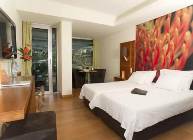 Hotel The Views Baia