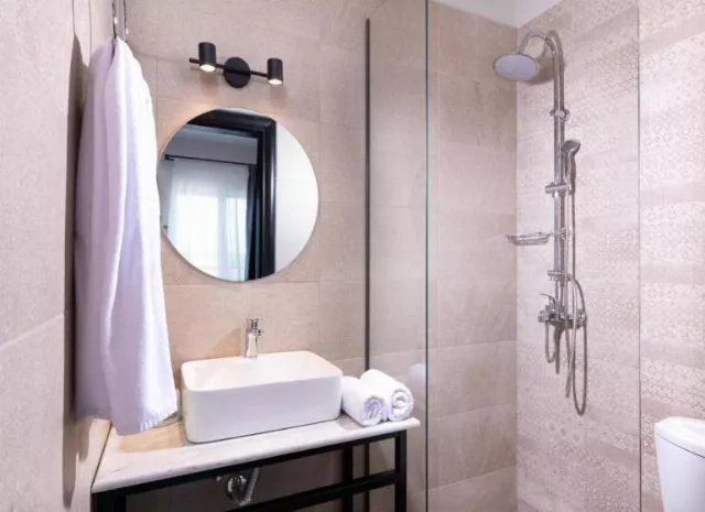 Elle Rooms & Suites