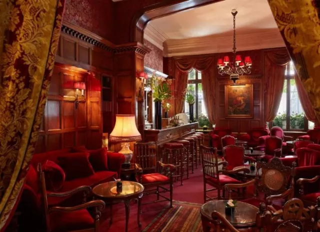 Hotel Raphael
