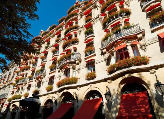 Plaza Athenee - Dorchester Collection