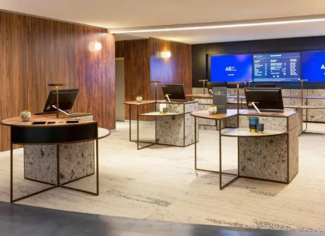 Pullman Paris Montparnasse Hotel