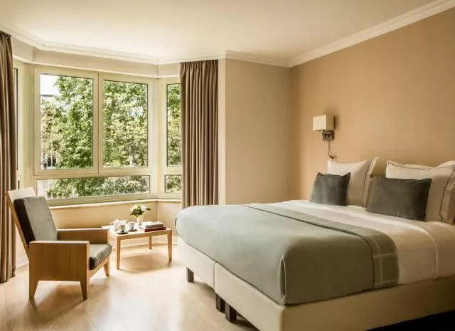 Hotel Royal Garden Champs-elysees