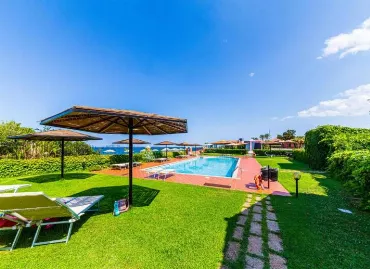 L'esagono, Italia / Sardinia / San Teodoro