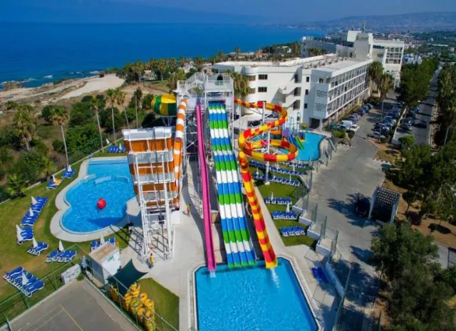 Hotel Leonardo Laura Beach & Splash Resort