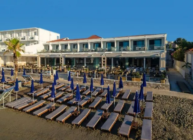 Hotel Mandala Seafront Suites