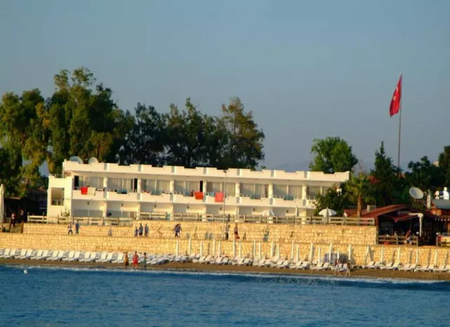 Side Beach Club