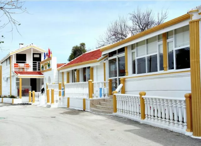 Hotel Side Temple