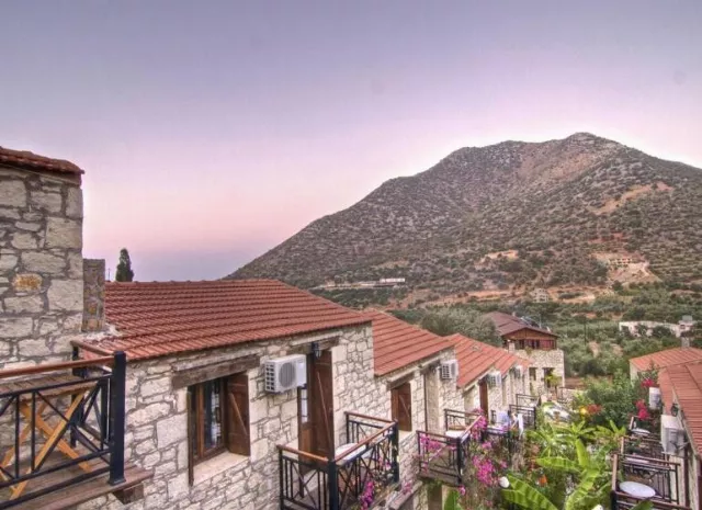 Hotel Stone Village-petrino Chorio