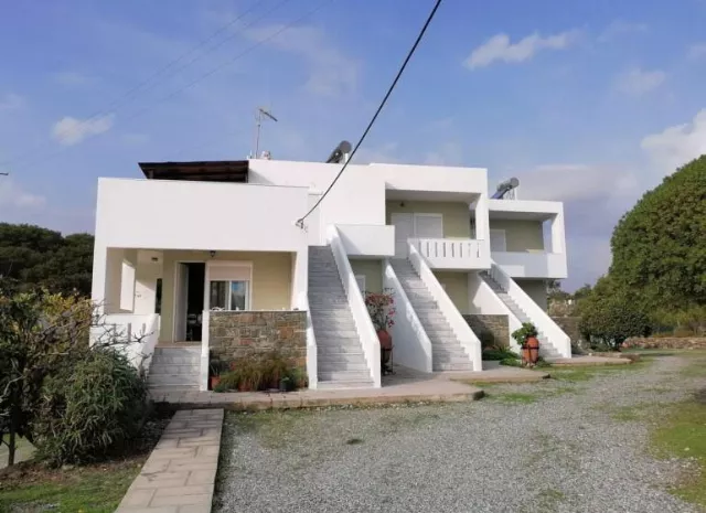 Tselios Apartments & Studios