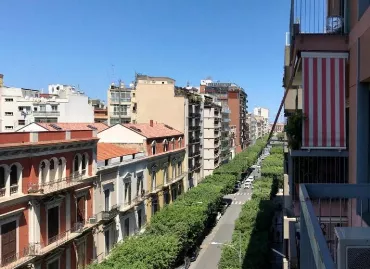 Room 110, Italia / Bari