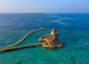 Hotel Emerald Faarufushi Resort And Spa,  Maldive