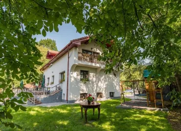 Casa Din Plai, Romania / Campina