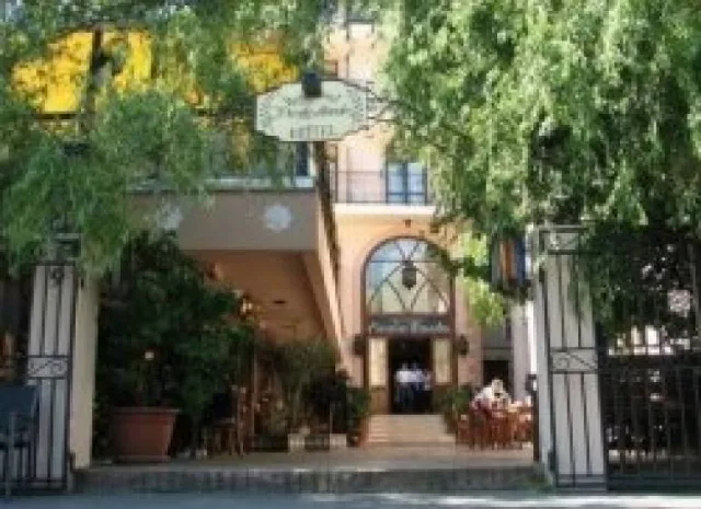 Hotel Piccolo Mondo By Citybookings