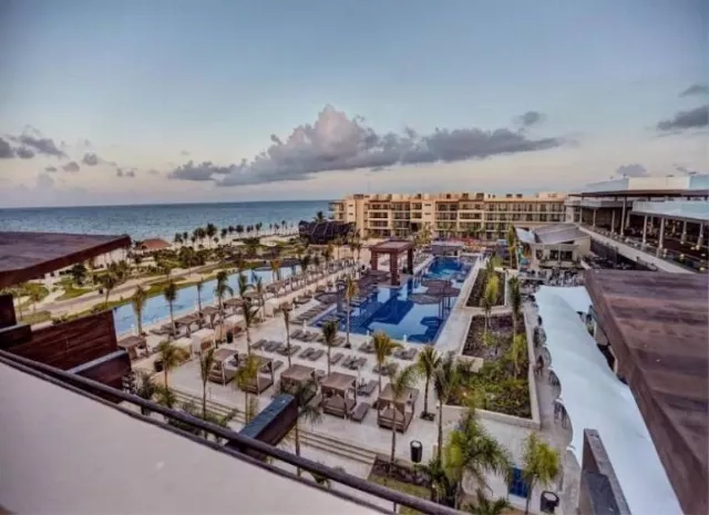 Hotel Royalton Riviera Cancun Autograph Collection