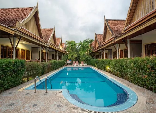 Hotel Bangtao Village Resort