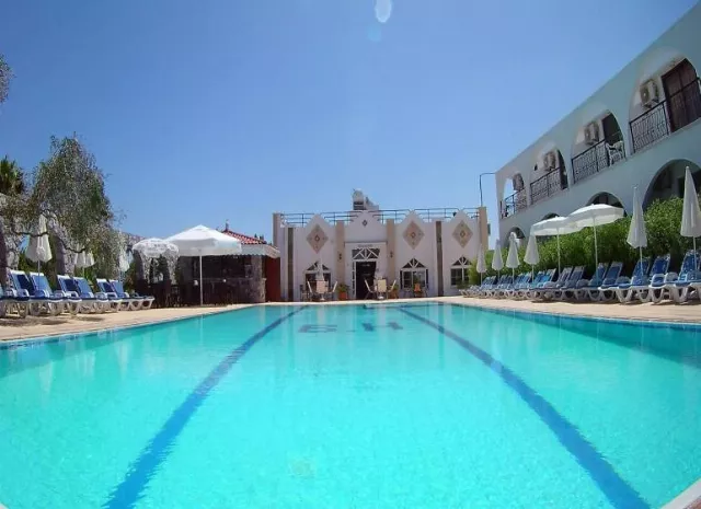 Hotel Bare Hill Holiday Village