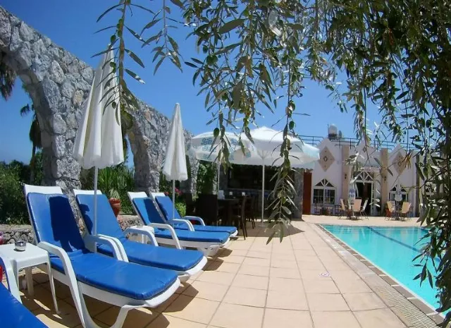 Hotel Bare Hill Holiday Village
