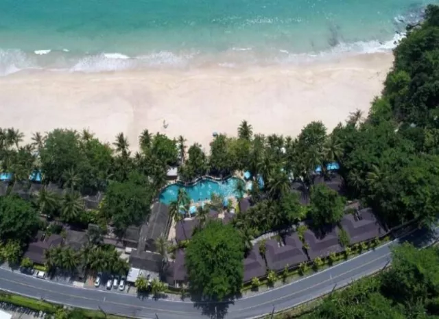 Hotel Andaman White Beach Resort