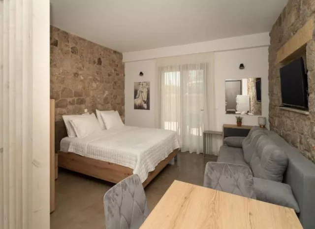 Lithos Suites