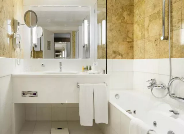 Holiday Inn Athens - Airport