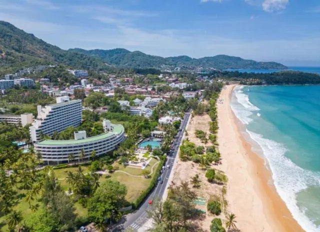 Hotel Pullman Phuket Karon Beach Resort