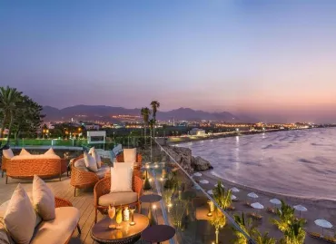 Hotel Crowne Plaza Muscat, Oman / Muscat