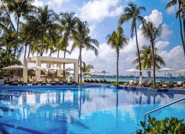 Hotel Dreams Sands Cancun Resort & Spa