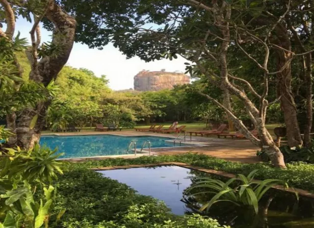 Hotel Sigiriya Village