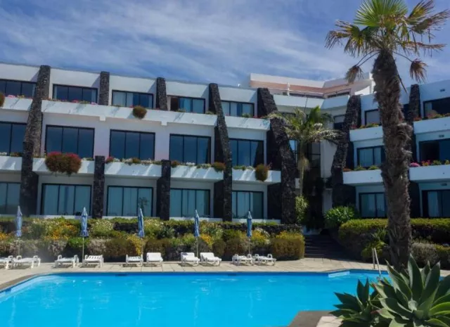 Hotel Caloura Resort