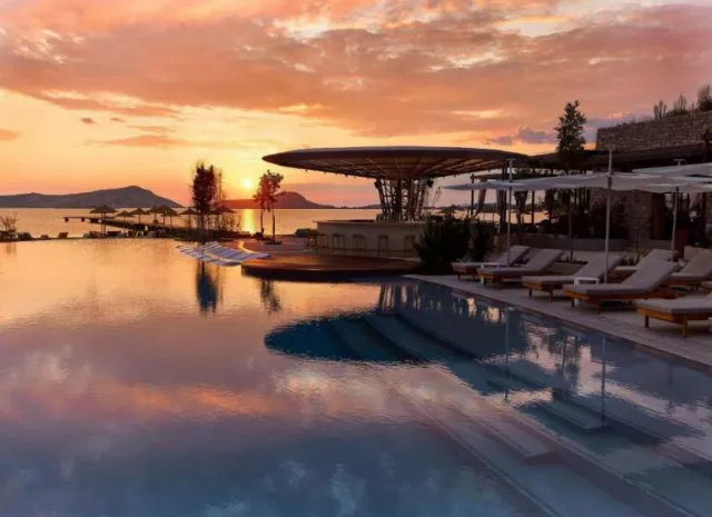 Hotel W Costa Navarino Adults Only