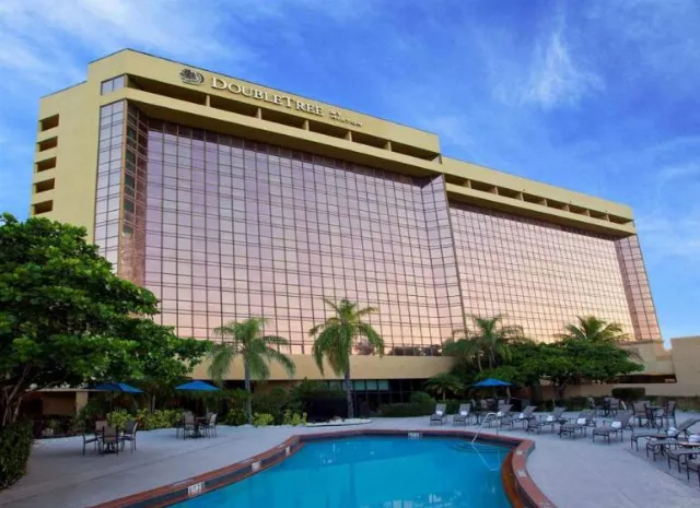 Hotel Doubletree By Hilton Miami Airport & Convention Center