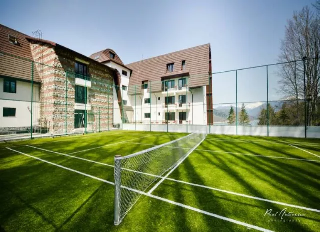 Hotel Valea Cu Pesti