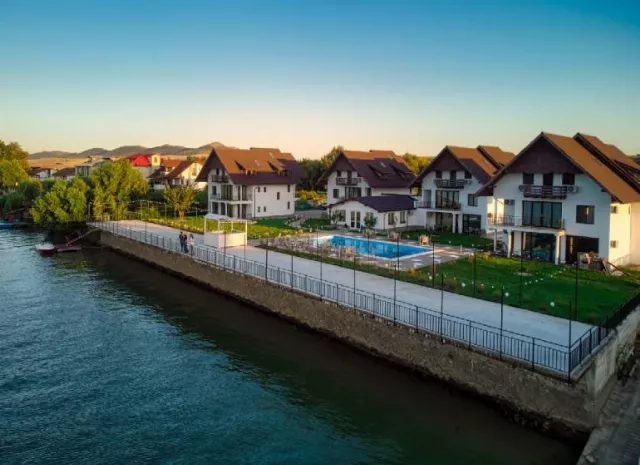 Hotel Amore Resort