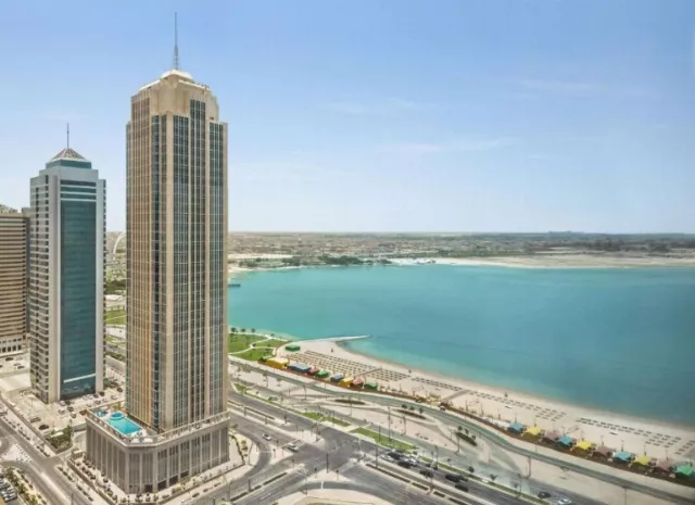 Hotel Wyndham Grand Doha West Bay Beach