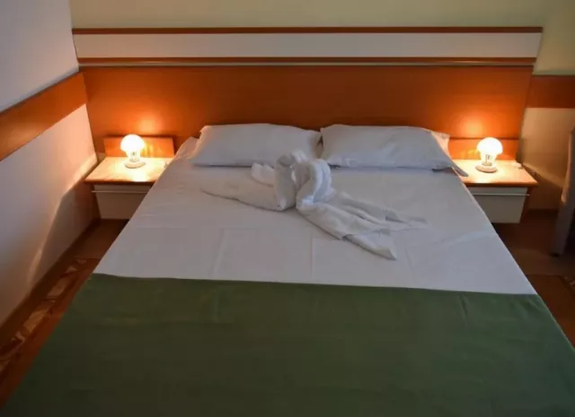 Hotel Cometa, Dubla standard