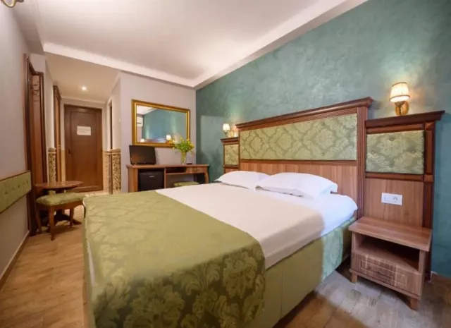 Hotel Iris / Mimoza Cameră Dublă