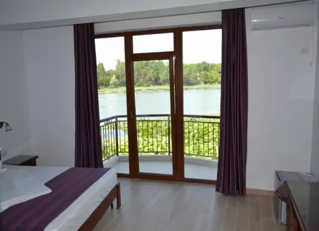 Hotel Insula Dubla standard Lac #3